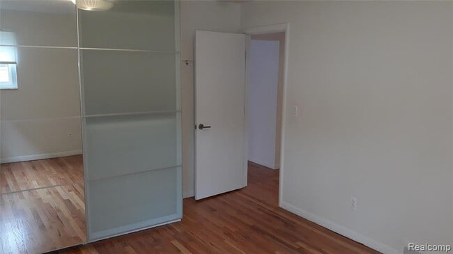 Building Photo - 422 Catalpa Dr