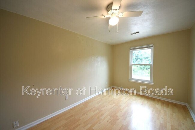 Building Photo - 5321 Bayside Rd