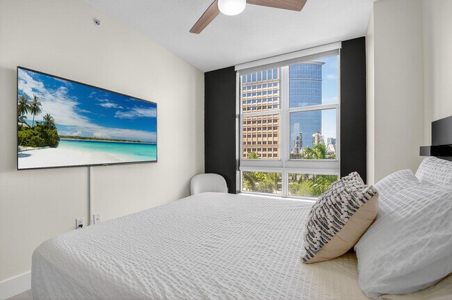 Building Photo - 550 Okeechobee Blvd