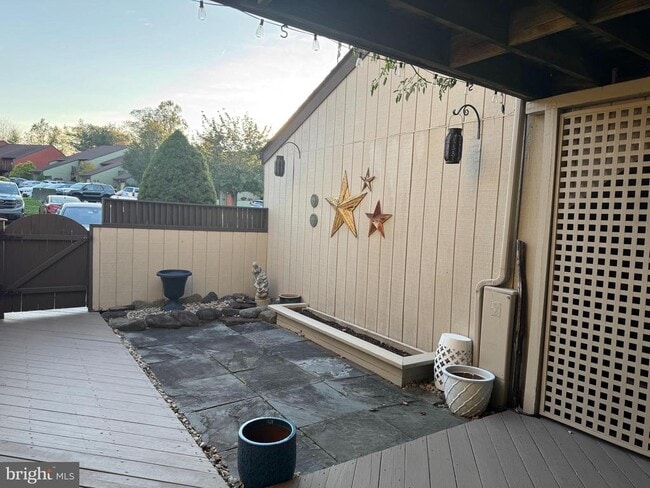 Building Photo - 34B Darien Way