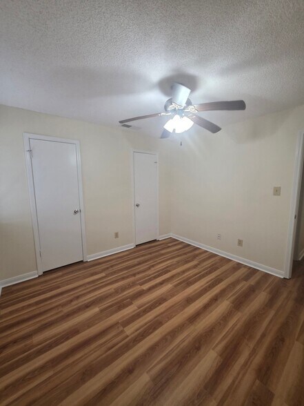 Building Photo - 4780 Pontchartrain Dr