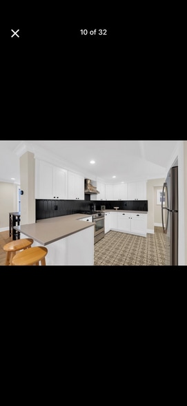 Building Photo - 605 2nd Ave