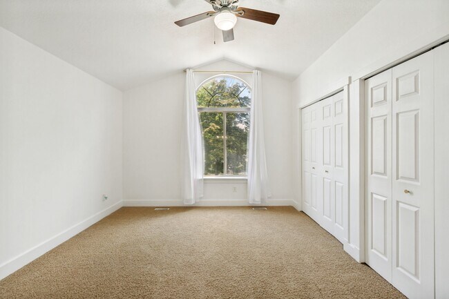Building Photo - 1137 Holmes Creek Ln