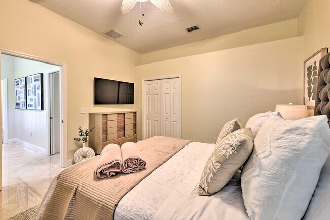 Building Photo - 7510 Camden Harbour Dr