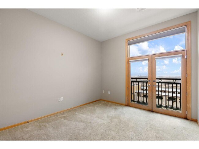 Building Photo - 270 4th St E