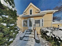 Building Photo - 1115 19th Ave NE