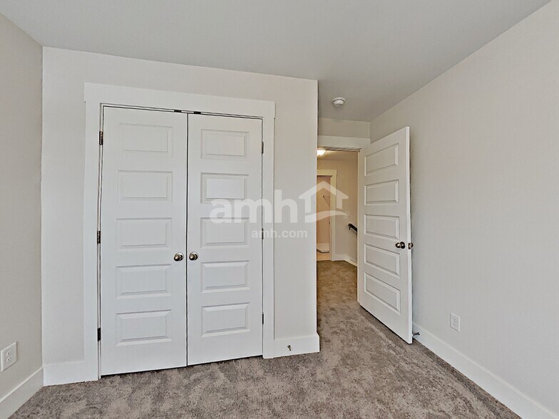 Building Photo - 5133 Jack Byrnes Dr