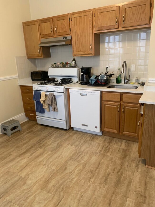 Building Photo - 7 Fuller St