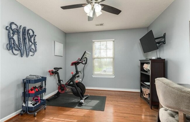 Building Photo - 3BR/2BR Home For Rent - Fenced Back Yard w...
