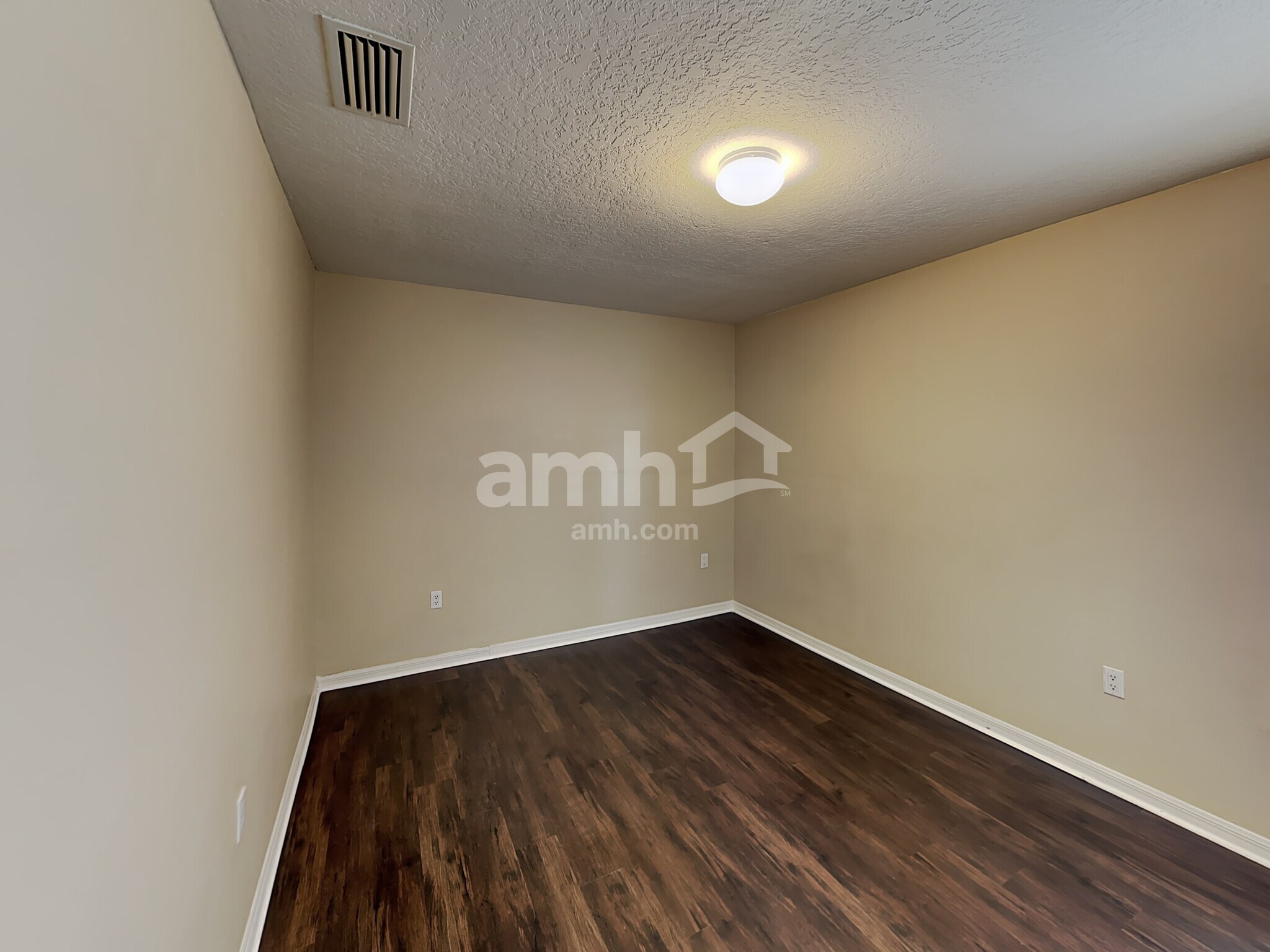 Building Photo - 10512 Boyette Creek Blvd