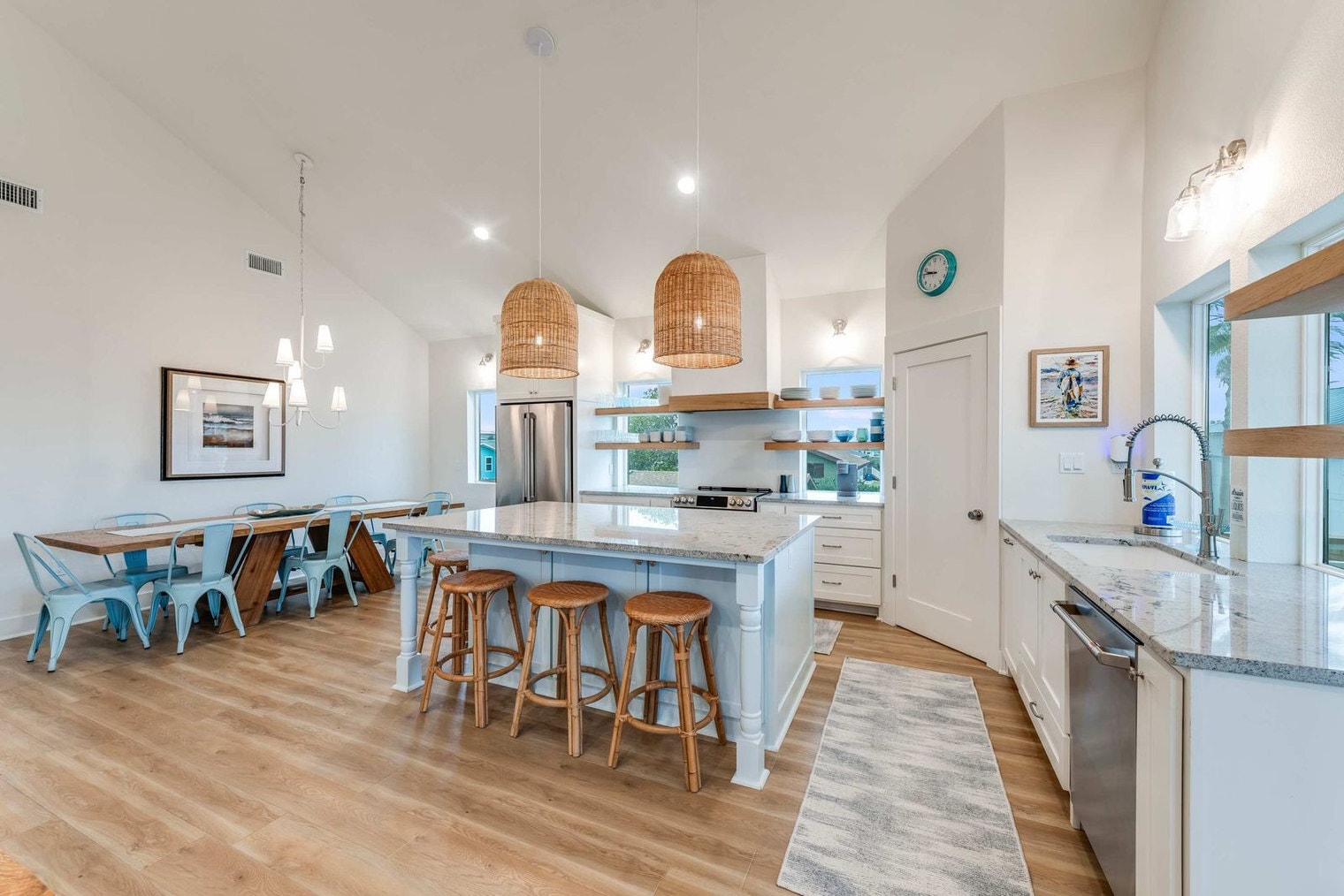 Building Photo - 119 6th St