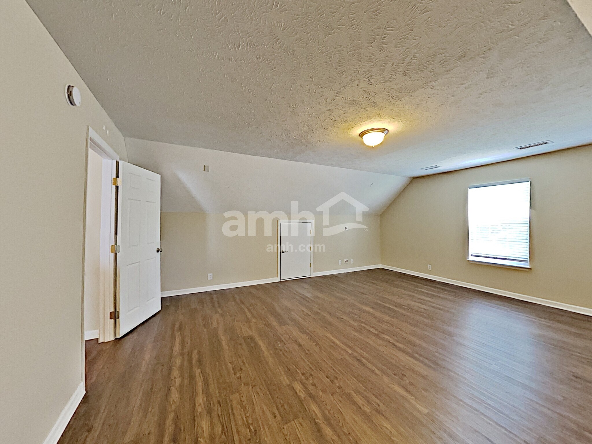 Building Photo - 1525 Teresa Ln