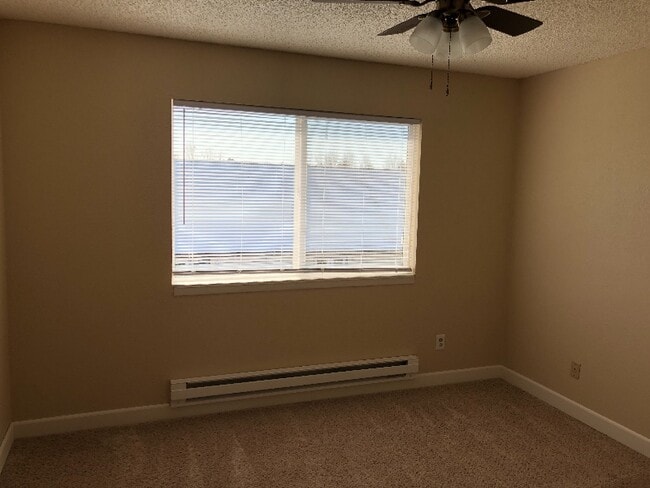 Building Photo - 622 Oakmont Rd