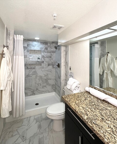 Building Photo - 1211 N Miller Rd