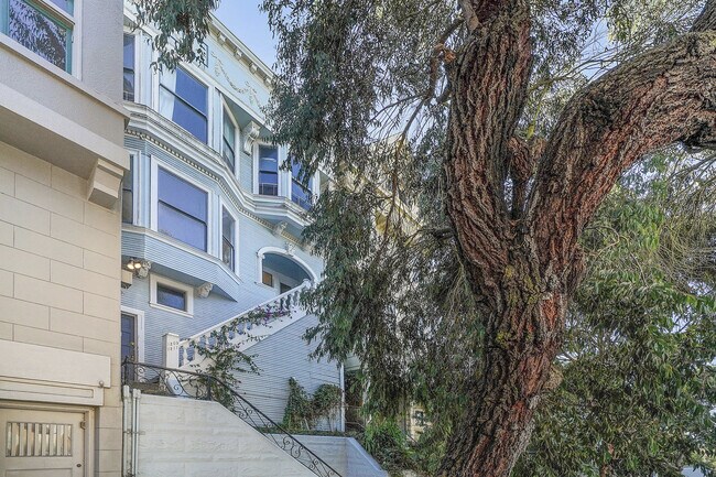 Primary Photo - 1209-1211 Waller Street