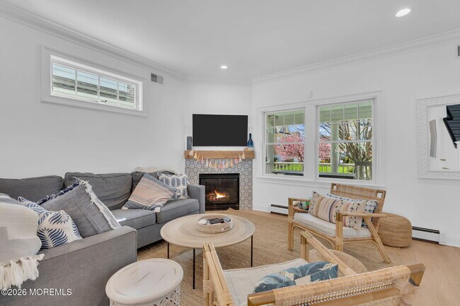 Building Photo - 112 Sylvania Ave