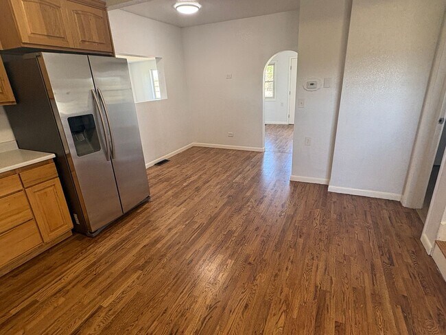 Building Photo - Charming Ranch Home on Spacious Land