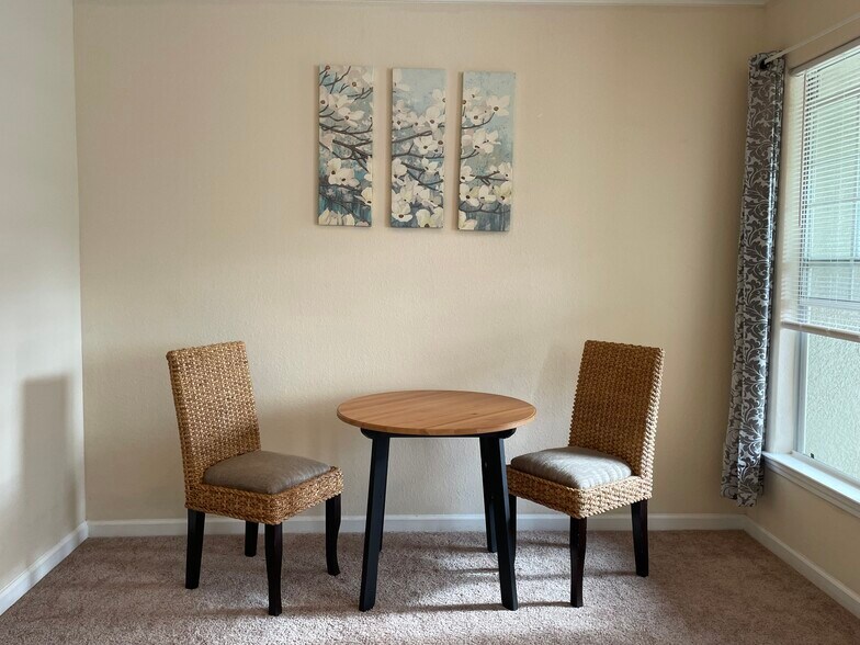 Building Photo - 8290 Gate Pky W