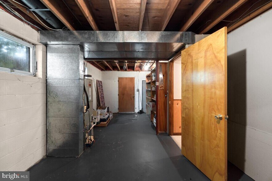 Storage - 825 Washington Rd