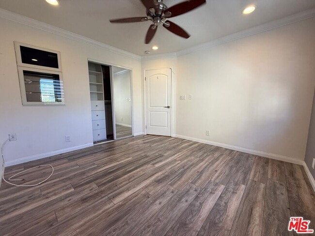 Building Photo - 1043 Thompson Ave