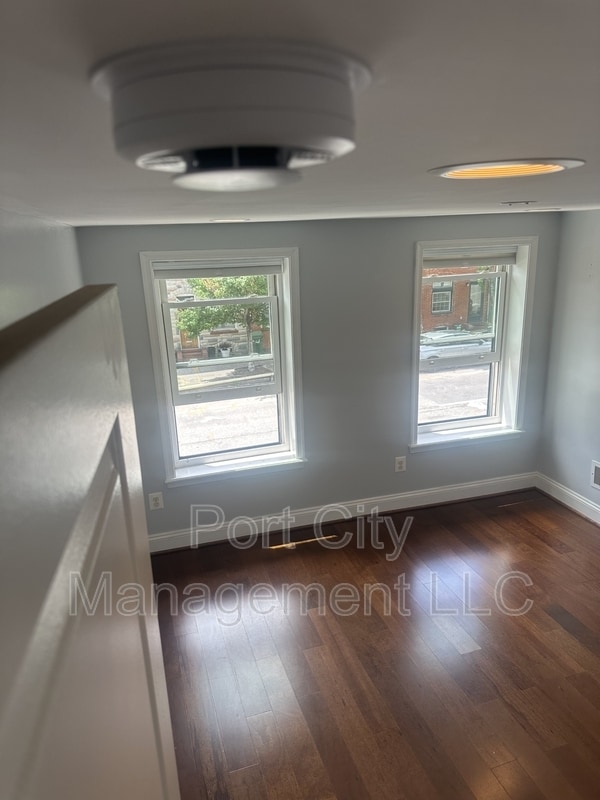 Building Photo - 413 S Washington St
