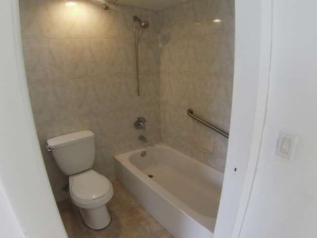 Building Photo - 537 Normandy Ln