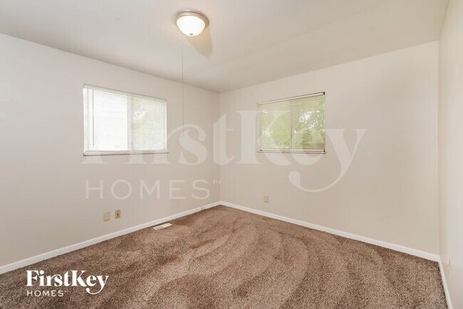 Building Photo - 667 E Edgewood Ave