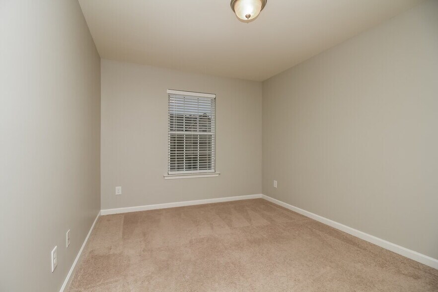Building Photo - 7029 Nickalus Way
