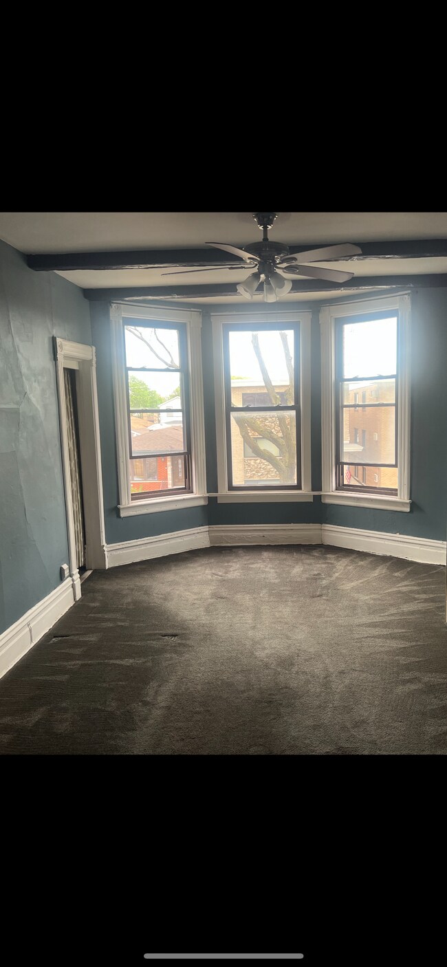 Building Photo - 3810 S Union Ave