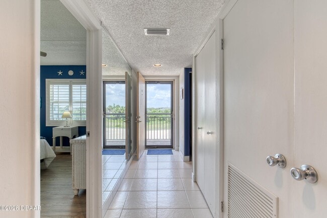 Building Photo - 2290 Ocean Shore Blvd