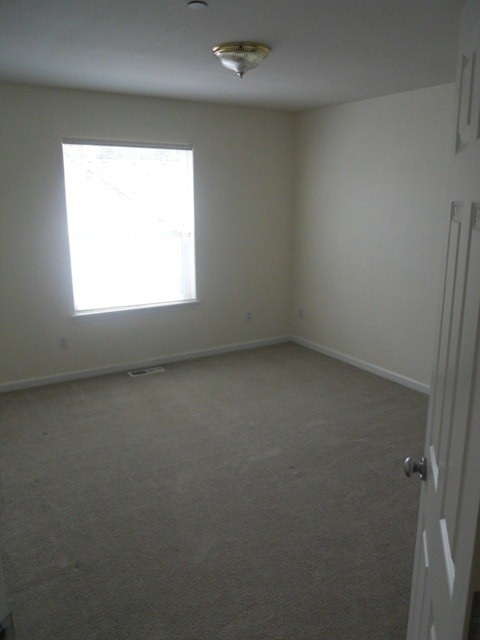 Building Photo - DUPONT! 3 BEDROOM 2.5 BATH CONDO WITH 2 CA...