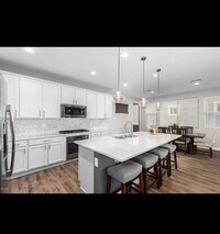 Building Photo - 2264 S Henry Ln