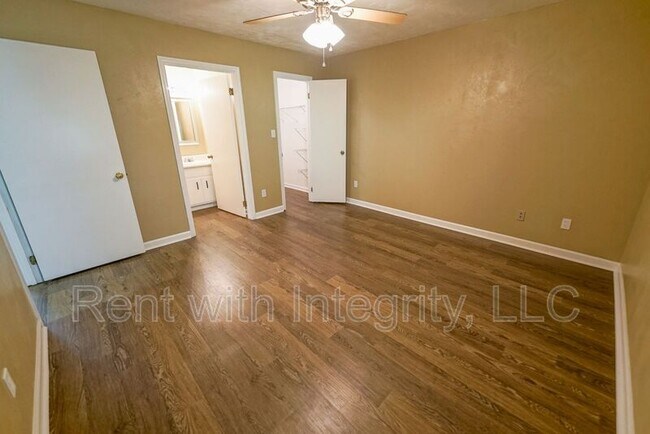 Building Photo - 2380 Hartsfield Way