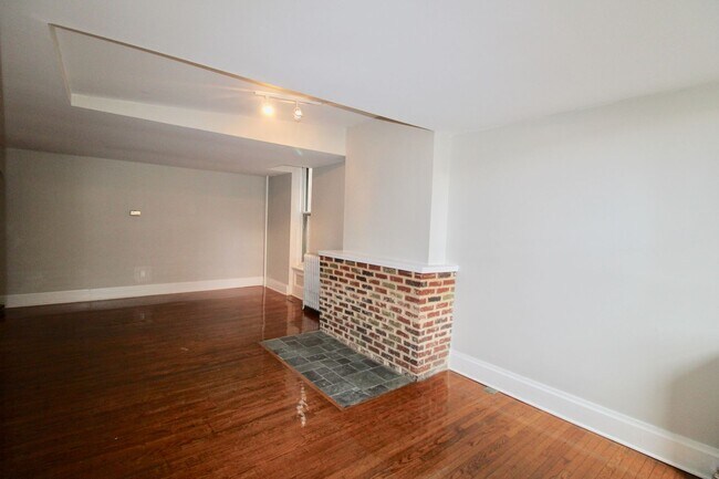 Building Photo - 1616 Green St