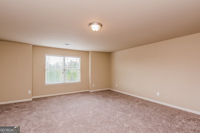 Building Photo - 258 Stillwood Dr