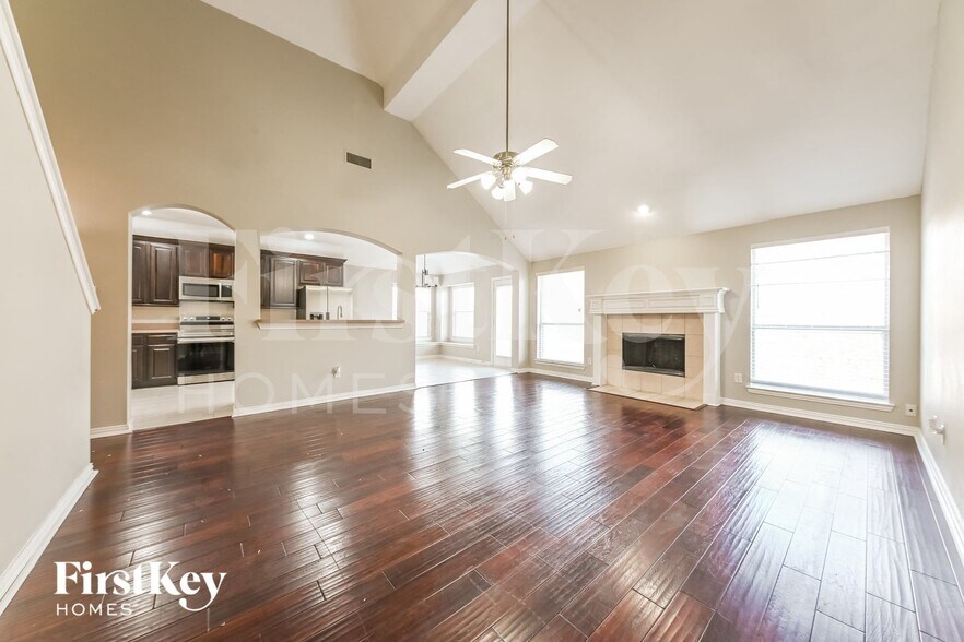 Building Photo - 3108 Silver Creek Dr