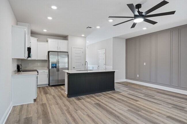 Building Photo - 2430 Clf Holw Cir