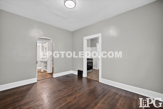 Building Photo - 128 Carbon St