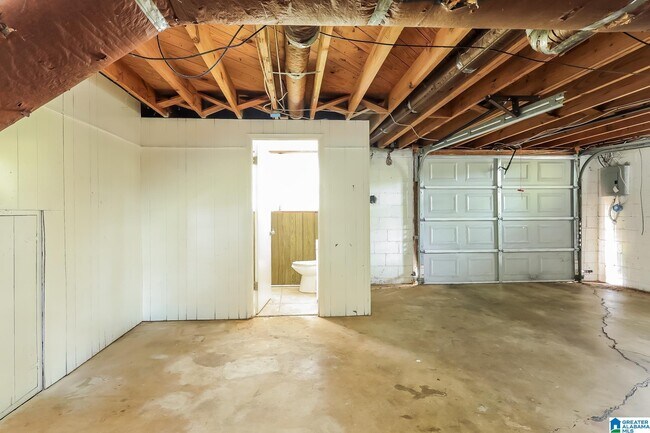 Building Photo - 10401040 Hagwood Rd