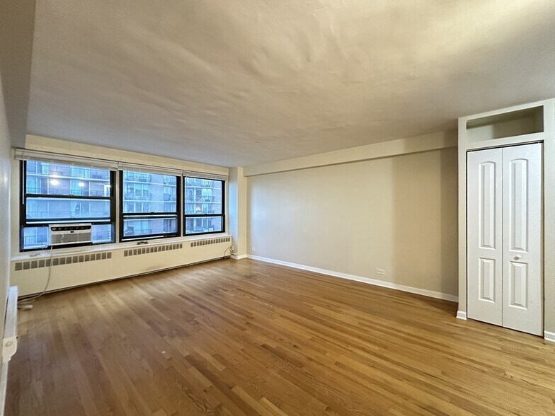 Building Photo - 4180 N Marine Dr