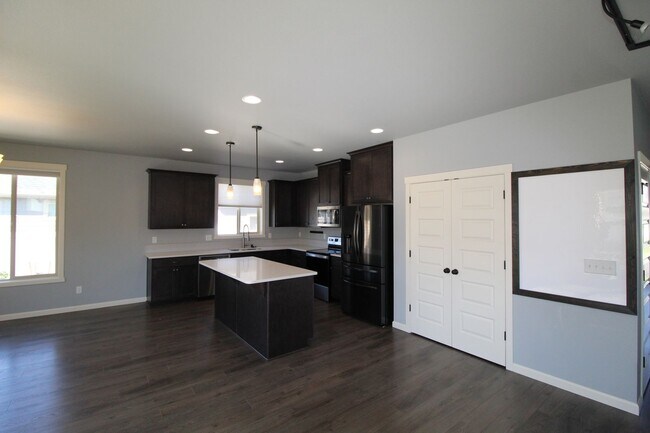 Building Photo - 7020 Dorchuck Rd