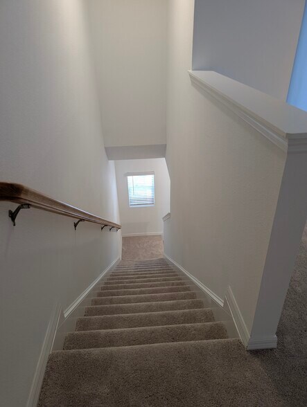 Building Photo - 2093 Hallier Cv