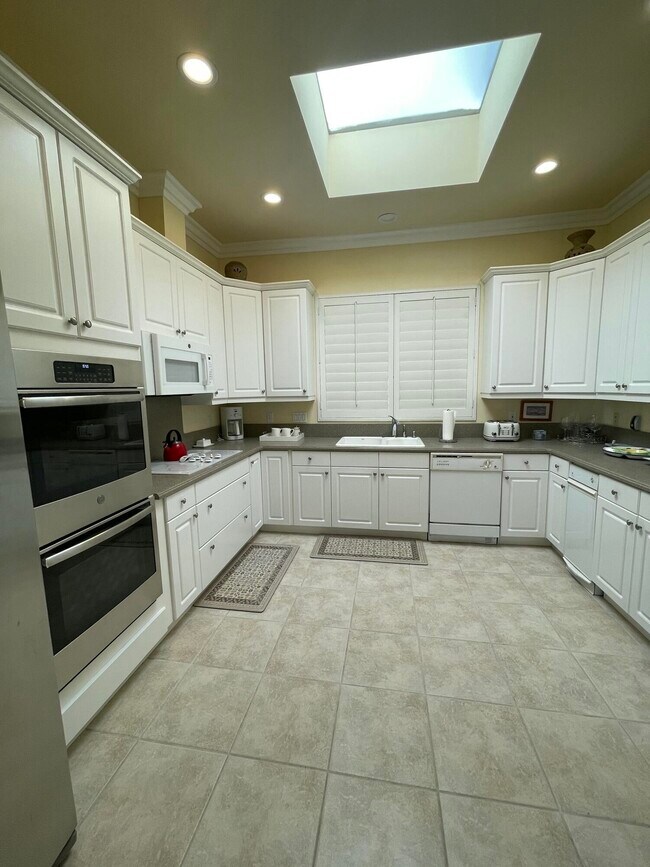 Building Photo - 38940 Tandika Trail N