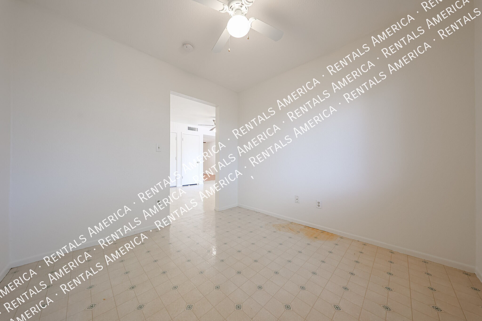 Building Photo - 719 W Palomino Dr