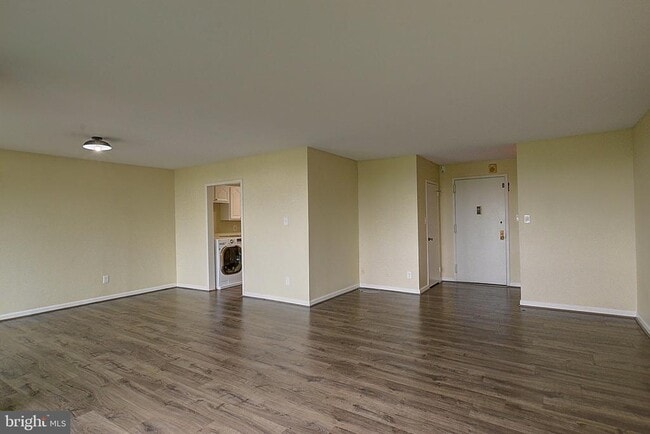 Building Photo - 5225 Pooks Hill Rd
