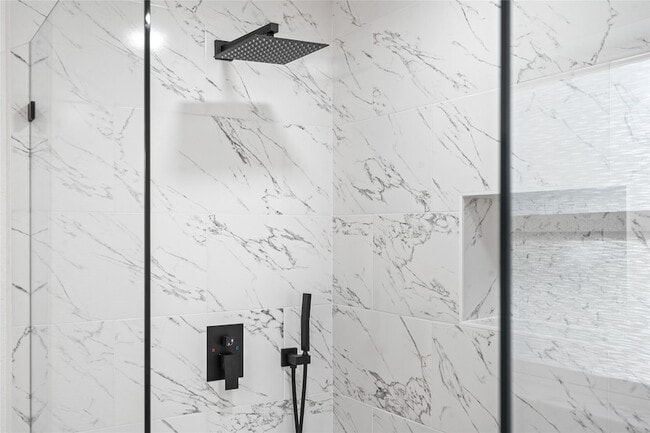 Building Photo - 5425 Jeffrey St