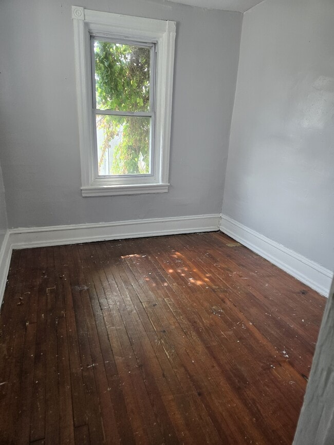 Building Photo - 6532 Saybrook Ave