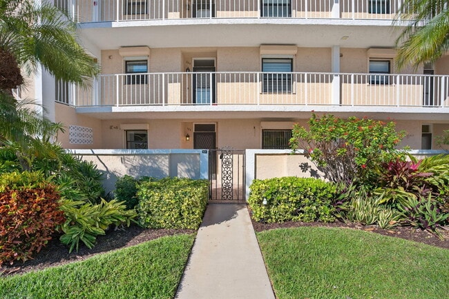 Building Photo - 300 N Hwy A1A