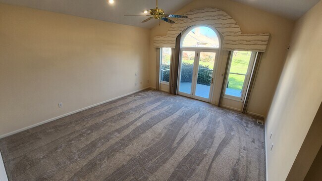 Building Photo - 9696 Carriage Run Ct