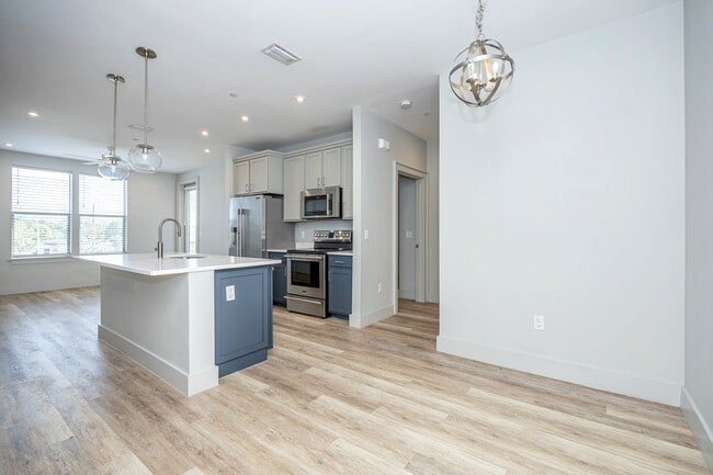 Building Photo - 2501 Bienville Blvd